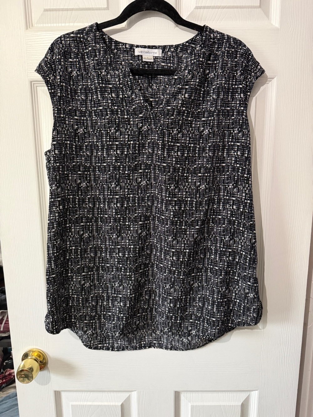 Liz Claiborne Black & White Textured Cap-Sleeve Blouse